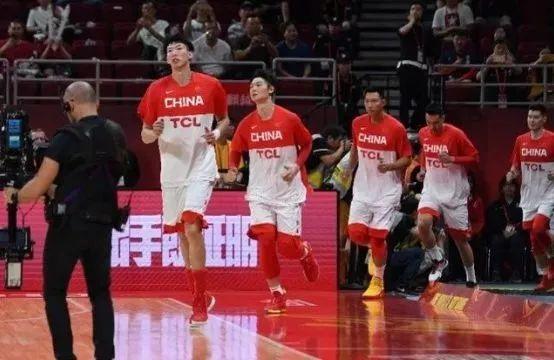 里尔铁卫致命失误葬送好局  